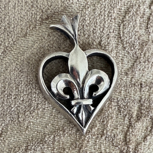Vintage King Baby Studio Sterling Silver Heart Pendant Fleur de Lis - Picture 7 of 8